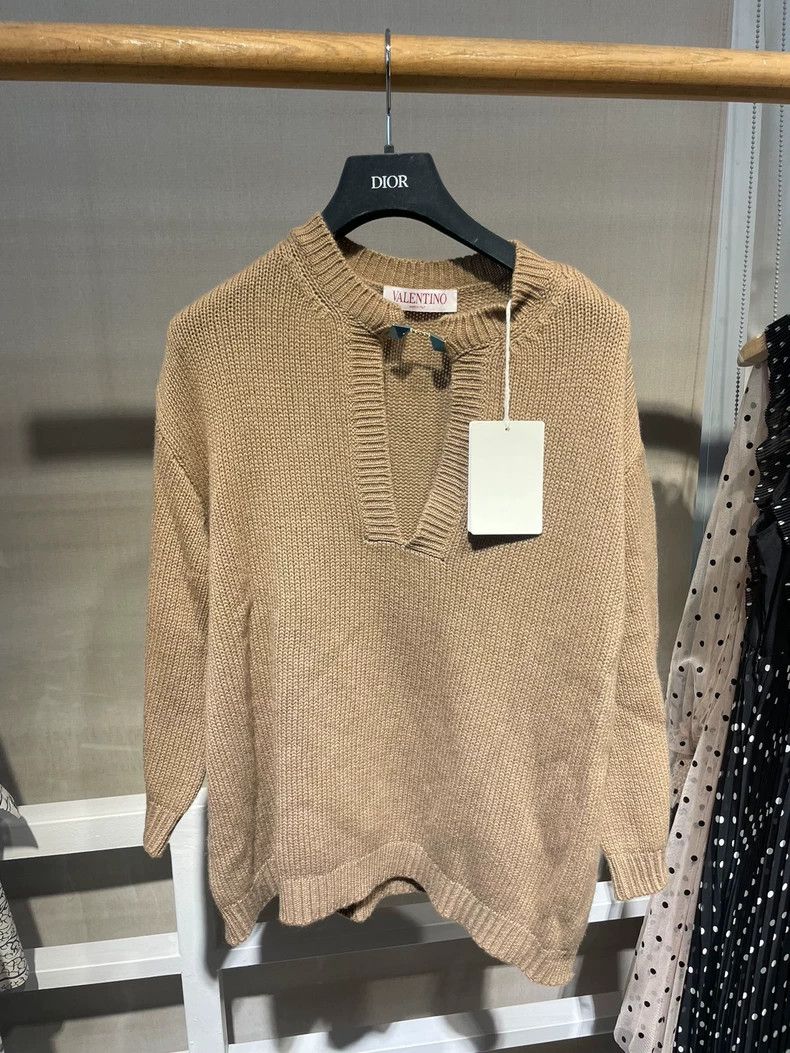 Valentino Valentino Women's Studded Long-Sleeve Sweater Size US S / EU 44-46 / 1 - 2 Thumbnail