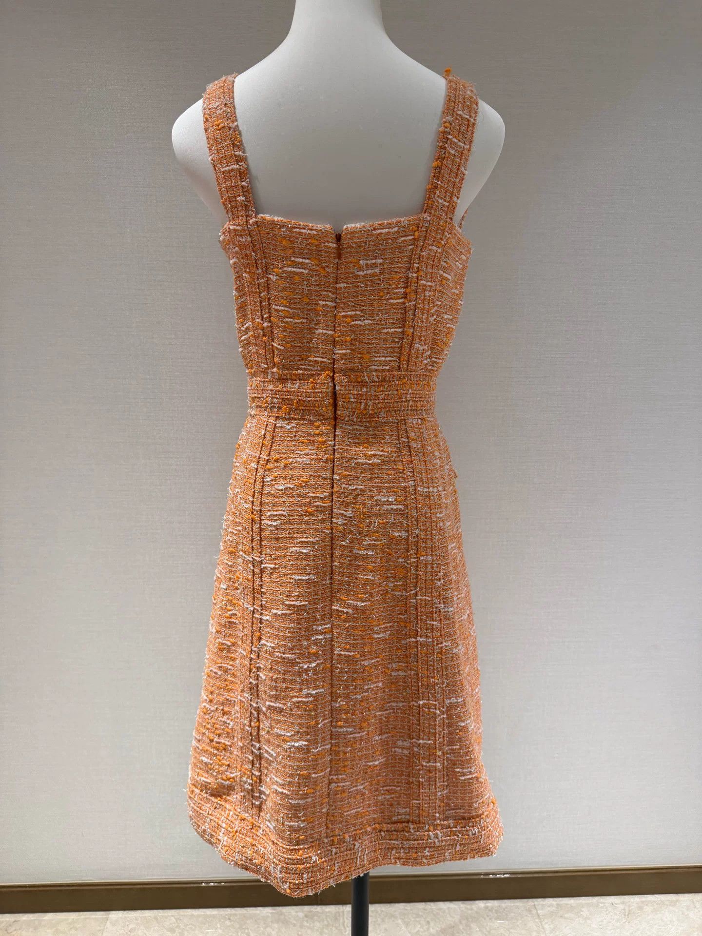 Chanel Chanel 17 Orange Tweed Dress Size US 36 / EU 52 - 2 Thumbnail