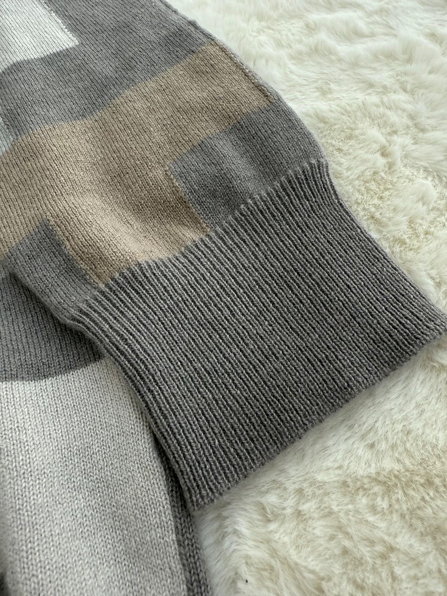 Hermes Hermes Men's Cashmere Sweater Irregular Pattern Size US M / EU 48-50 / 2 - 5 Thumbnail