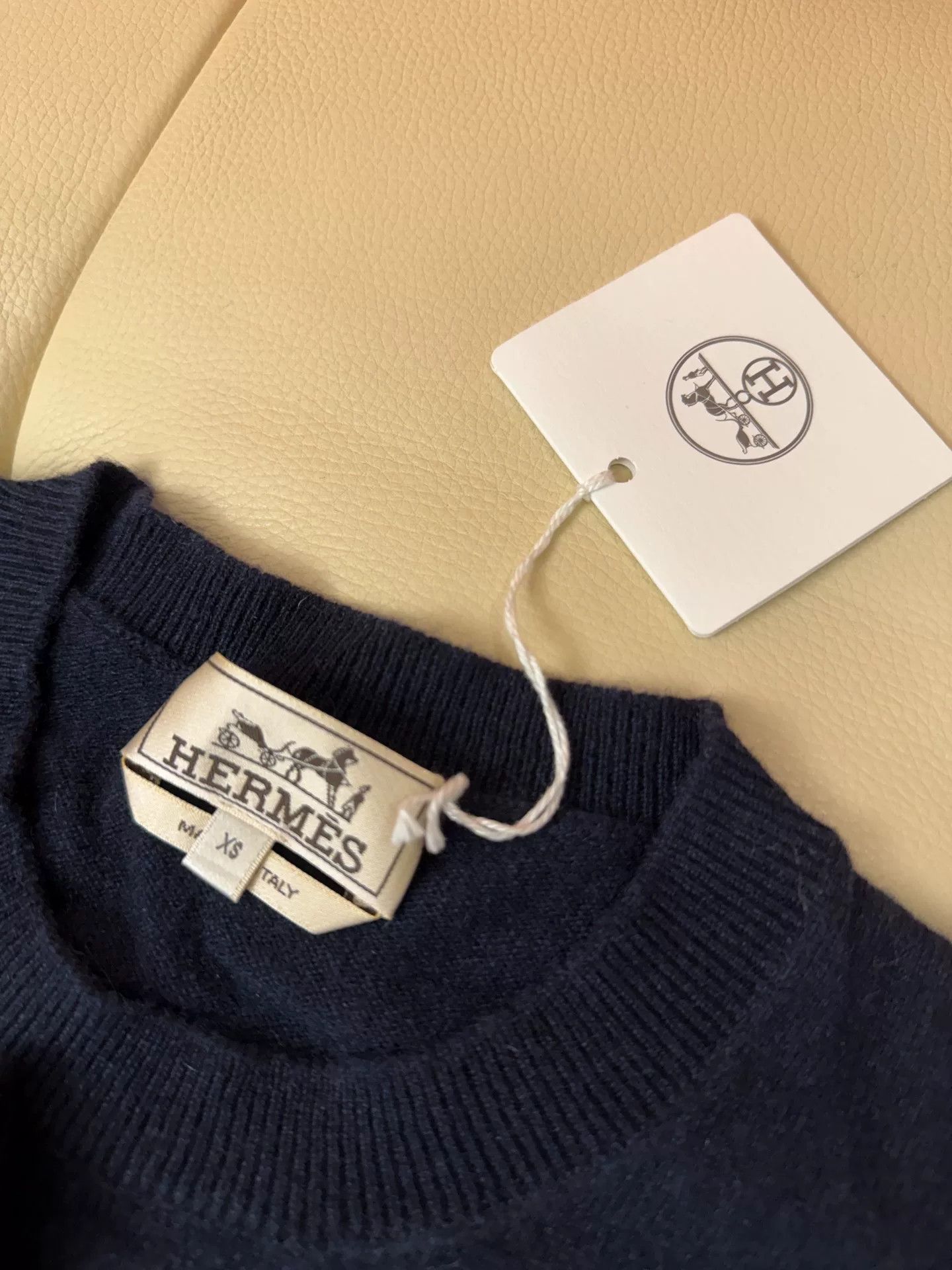 Hermes Hermes Men's Navy Cashmere Sweater Size US S / EU 44-46 / 1 - 6 Thumbnail