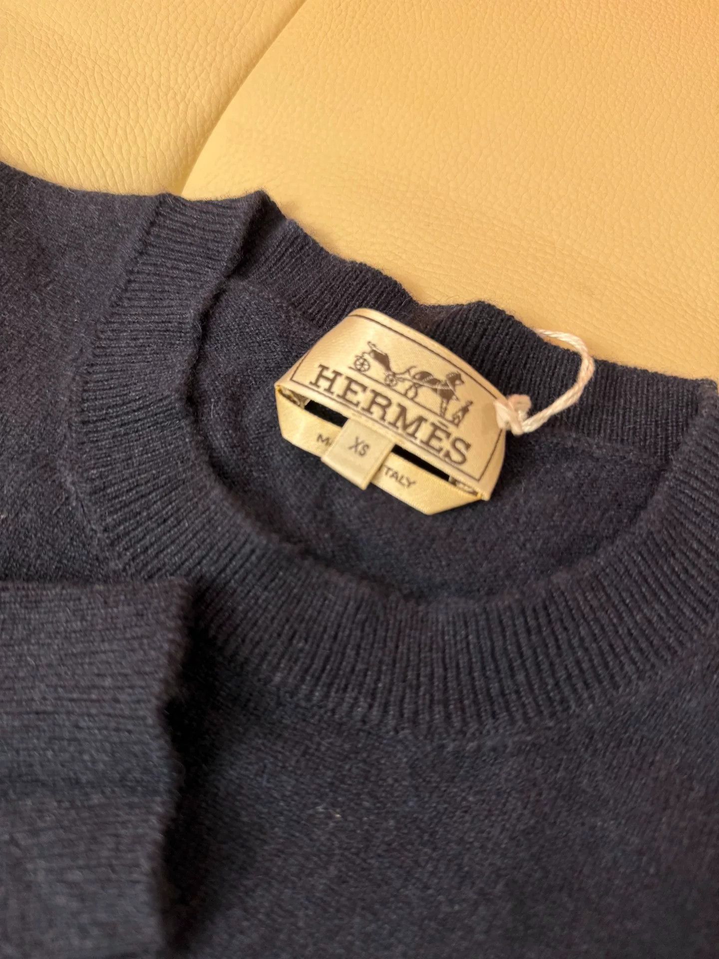 Hermes Hermes Men's Navy Cashmere Sweater Size US S / EU 44-46 / 1 - 5 Thumbnail