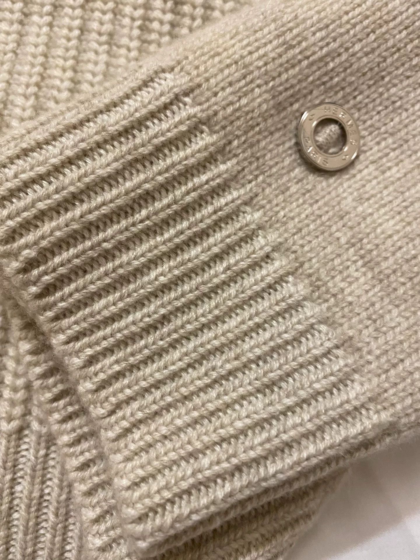 Hermes Hermes Women's Beige Cashmere Sweater Size US XS / EU 42 / 0 - 8 Thumbnail