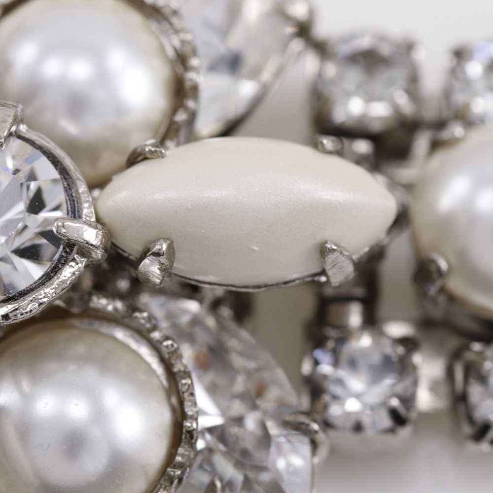 Miu Miu Miu Miu Miu Miu Rhinestone Faux Pearl Necklace Metal Necklace DUTY FREE for USA Size ONE SIZE - 6 Thumbnail