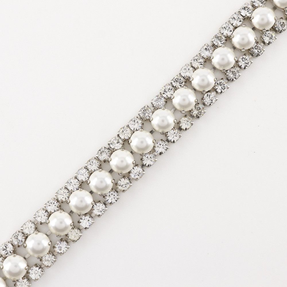 Miu Miu Miu Miu Miu Miu Rhinestone Faux Pearl Necklace Metal Necklace DUTY FREE for USA Size ONE SIZE - 4 Thumbnail
