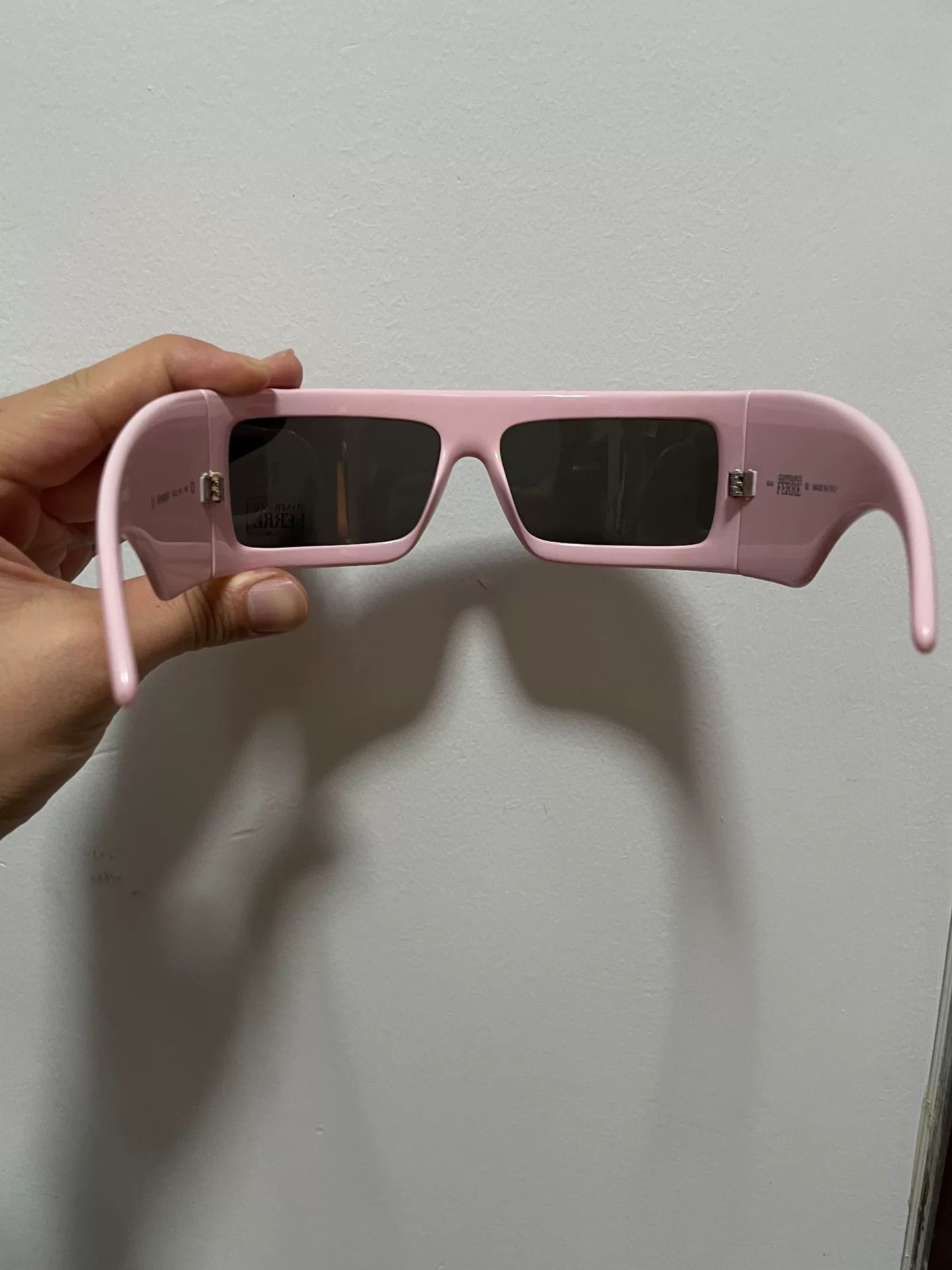 Gianfranco Ferre Gianfranco Ferre Pink Sunglasses with Unique Shape Size ONE SIZE - 4 Thumbnail