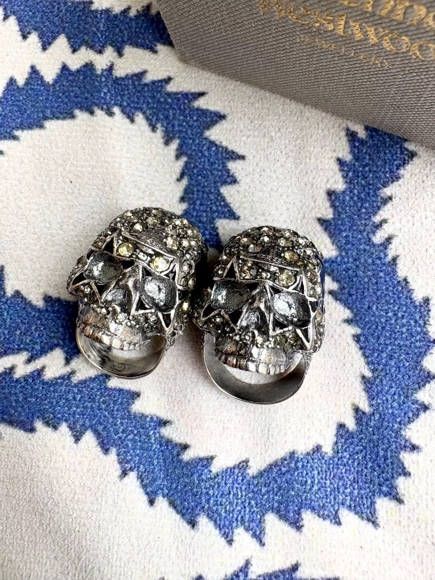 Vivienne Westwood vivienne westwood punk skull ring in silver Size ONE SIZE - 2 Thumbnail