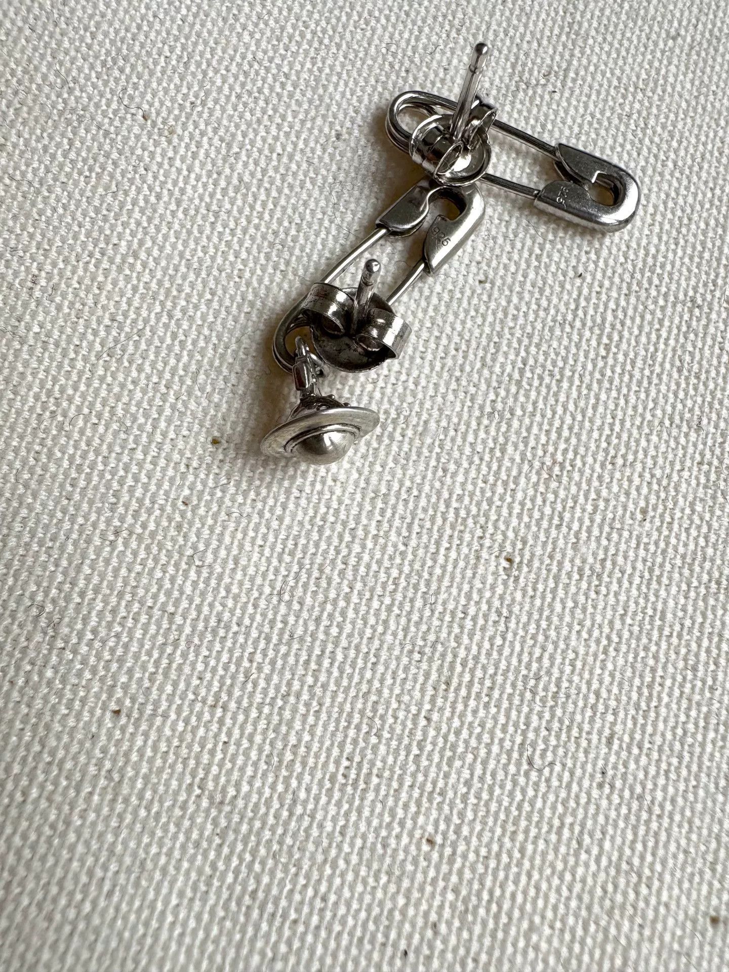 Vivienne Westwood vivienne westwood silver safety pin earrings Size ONE SIZE - 5 Thumbnail