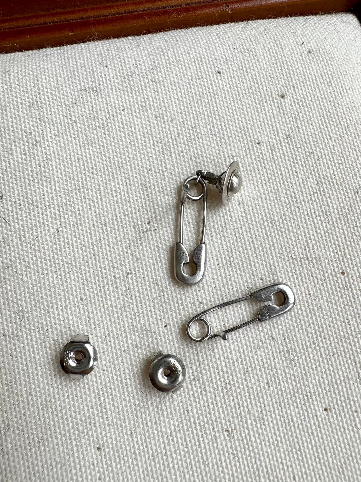 Vivienne Westwood vivienne westwood silver safety pin earrings Size ONE SIZE - 6 Thumbnail