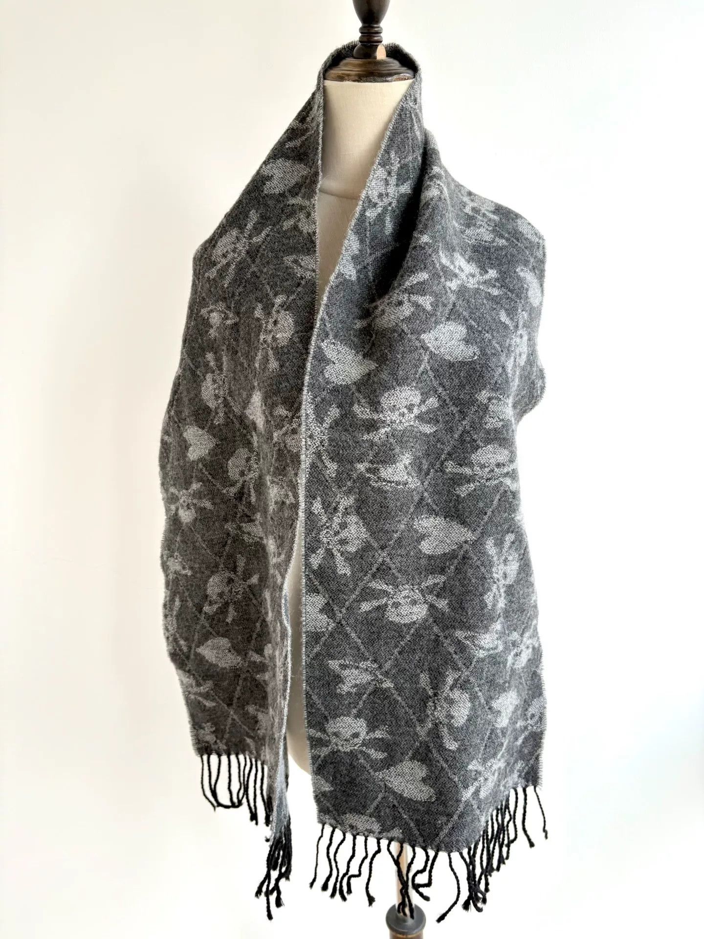 Vivienne Westwood vivienne westwood gray black skull heart scarf Size ONE SIZE - 4 Thumbnail