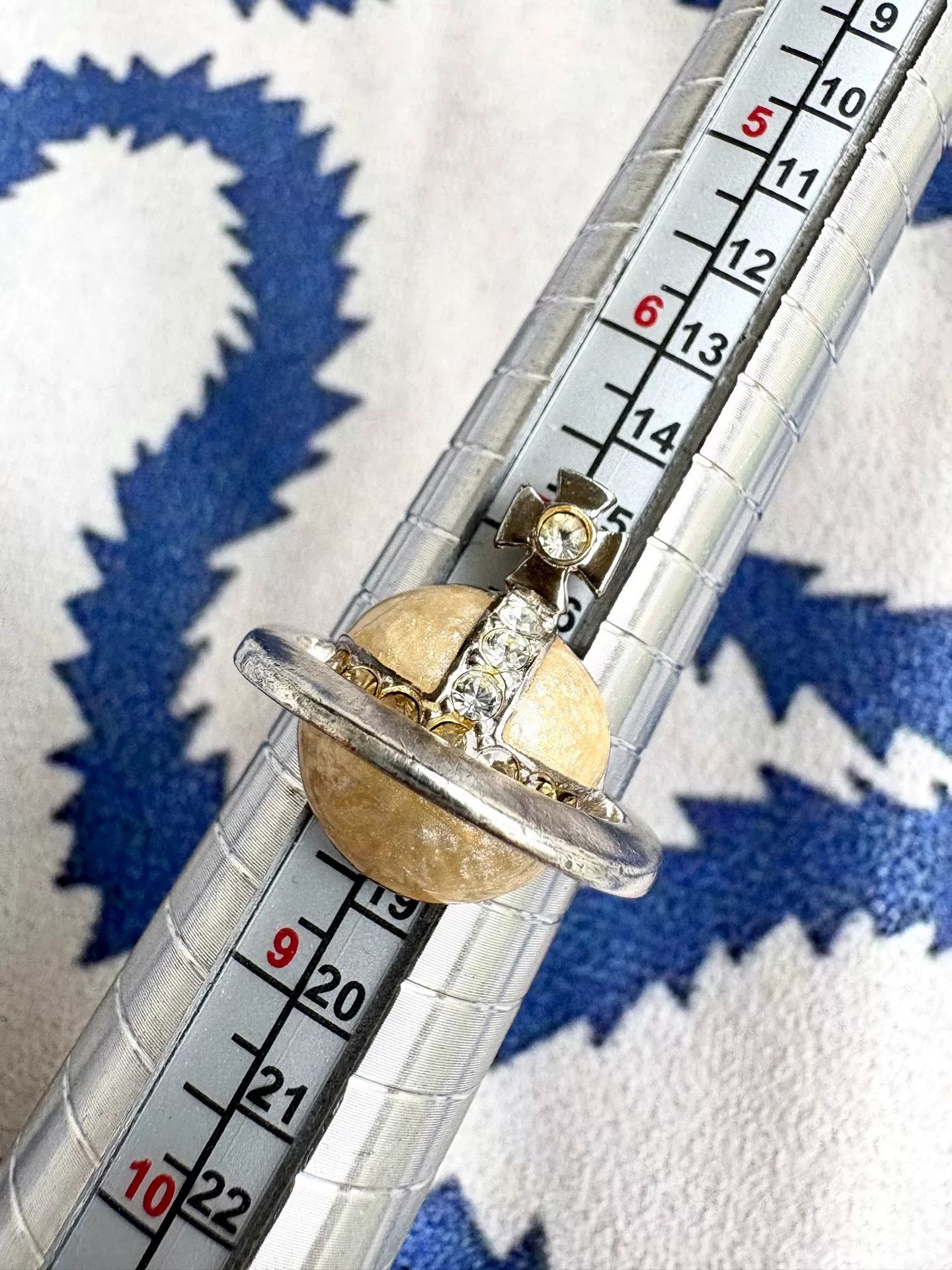vivienne westwood yellow saturn enamel ring