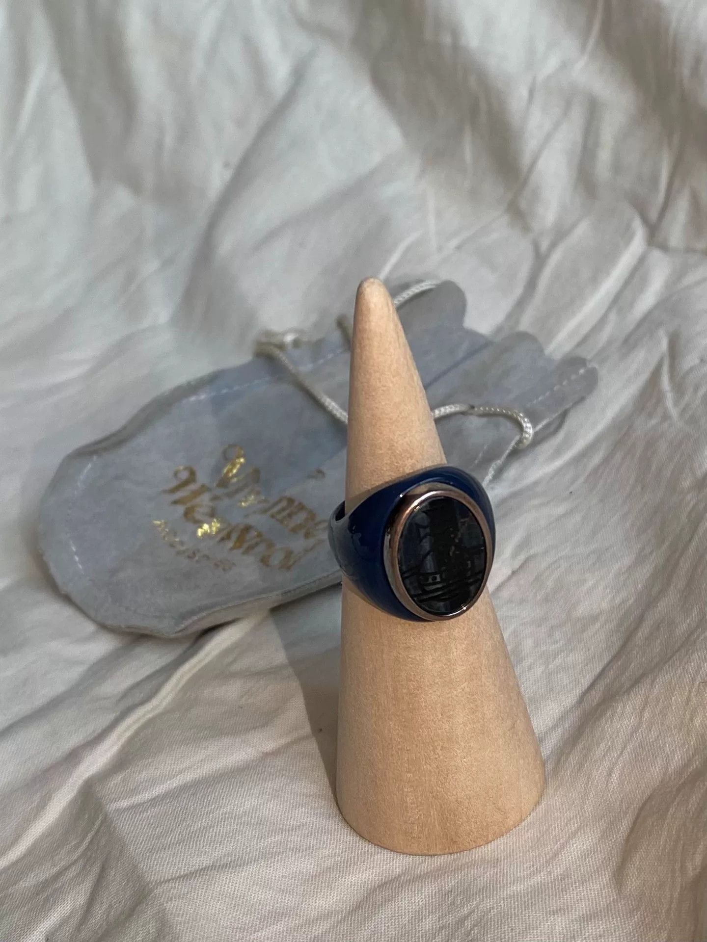 Vivienne Westwood vivienne westwood rare navy acrylic ring Size ONE SIZE - 8 Thumbnail