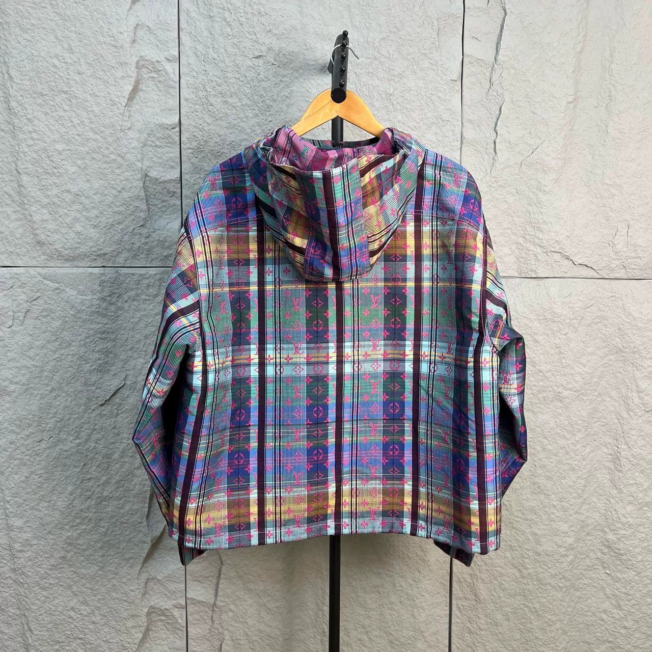 Louis Vuitton Louis Vuitton Neon Print Hooded Jacket Size US L / EU 52-54 / 3 - 2 Thumbnail