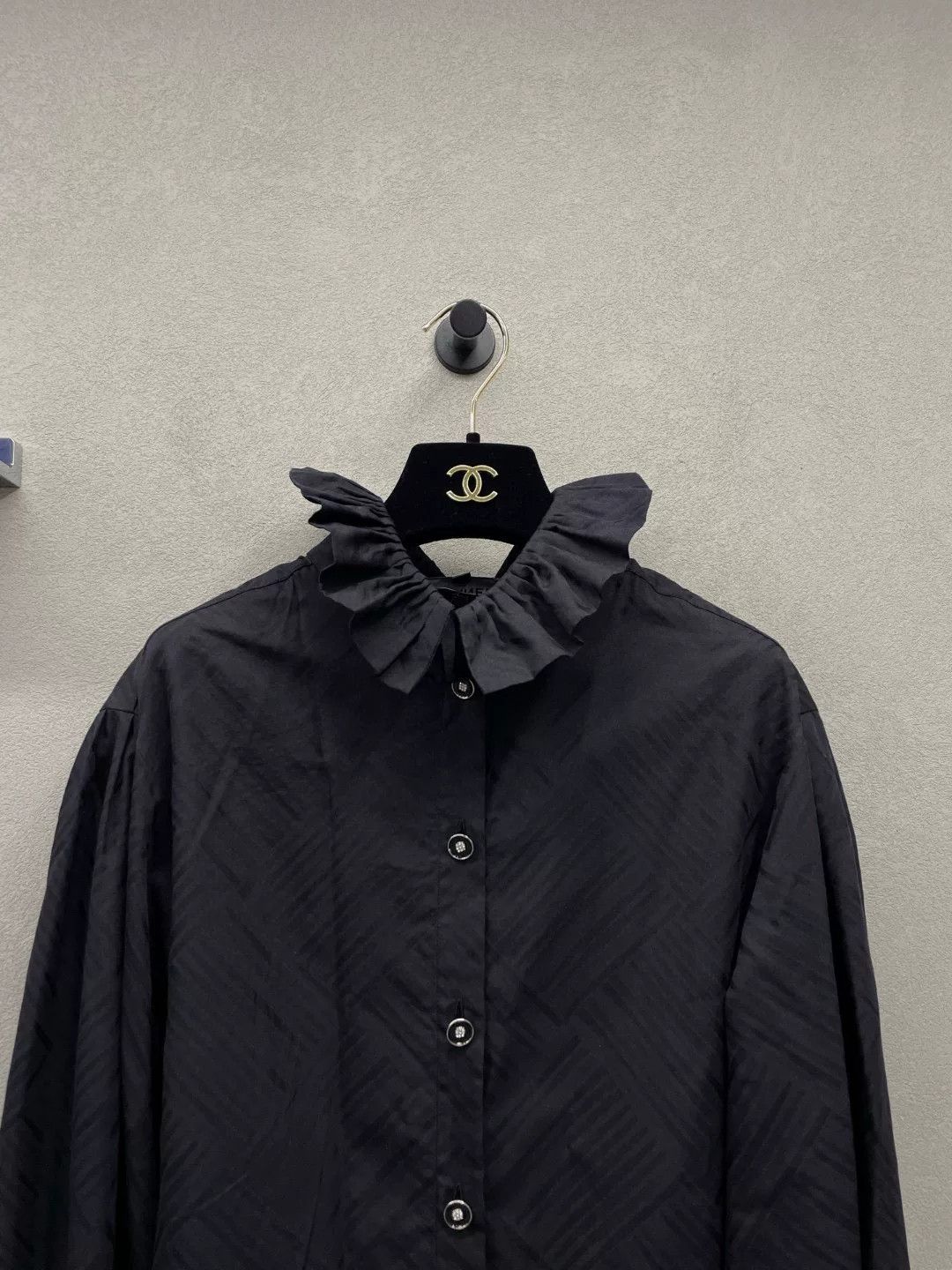 Chanel CHANEL Black High-Neck Long-Sleeve Shirt Size US XS / EU 42 / 0 - 4 Thumbnail