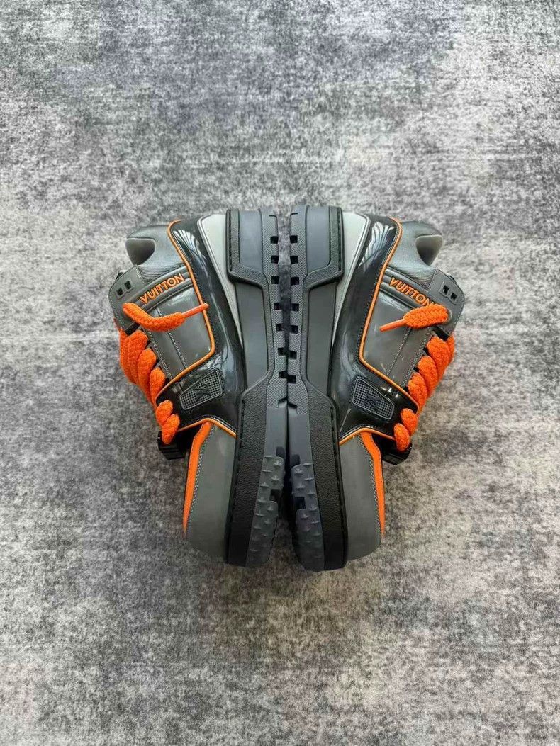 Louis Vuitton Louis Vuitton Trainer Black Orange Sneakers Size US 9.5 / EU 42-43 - 4 Thumbnail