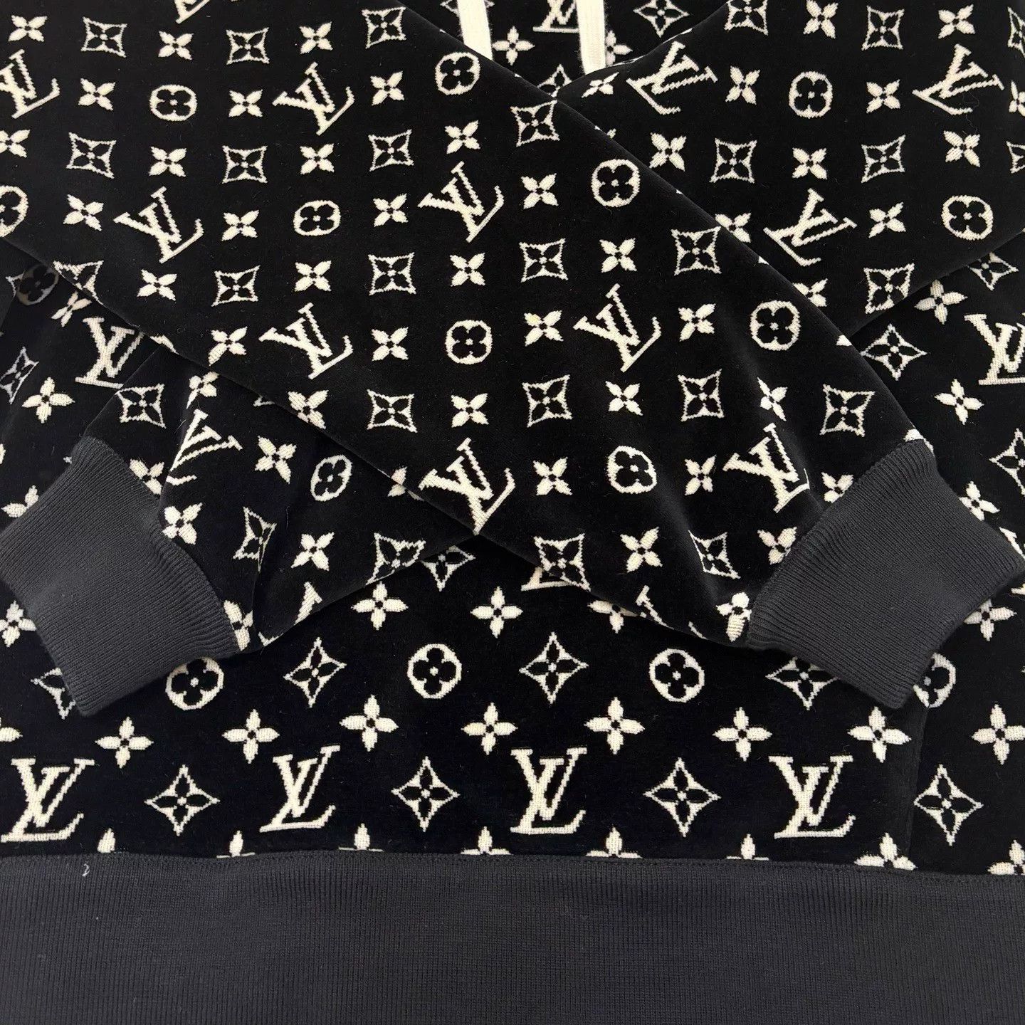 Louis Vuitton Louis Vuitton Monogram Velour Hoodie Size US XS / EU 42 / 0 - 6 Thumbnail