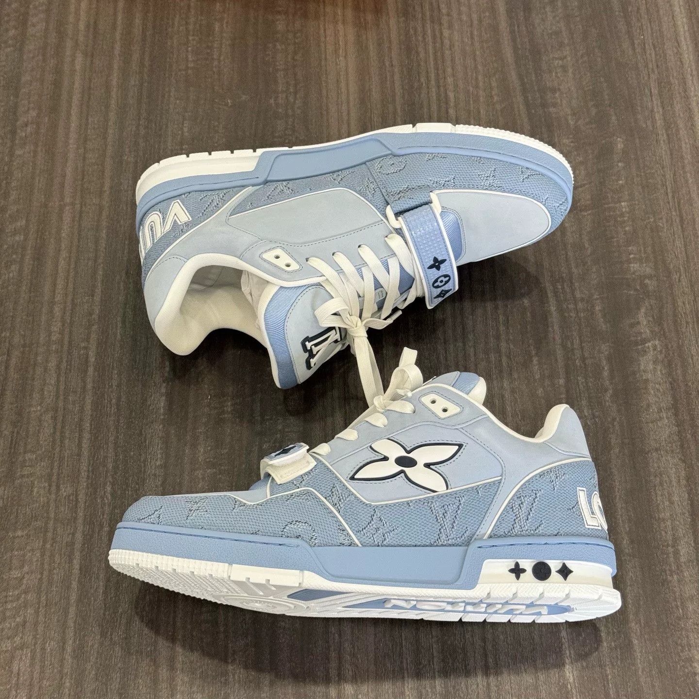 Louis Vuitton Louis Vuitton New Trainer Blue Sneakers Size US 10.5 / EU 43-44 - 7 Thumbnail