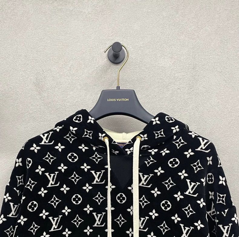 Louis Vuitton Louis Vuitton Logo Black Hoodie Size US M / EU 48-50 / 2 - 5 Thumbnail