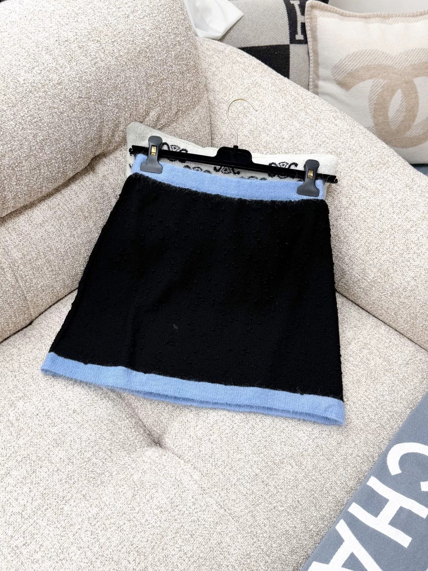Chanel Chanel Blue Black Wool Mini Skirt Size US 36 / EU 52 - 2 Thumbnail