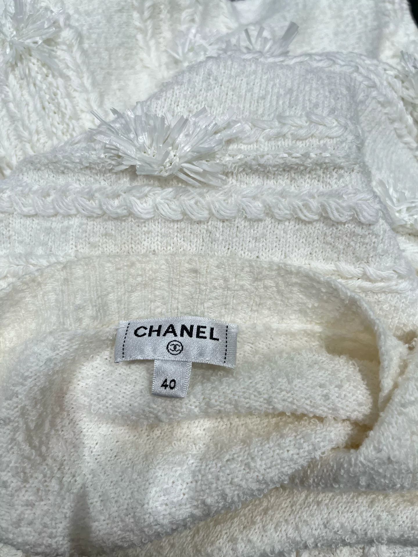 Chanel Chanel White Floral Cardigan FR40 Size US M / EU 48-50 / 2 - 3 Thumbnail
