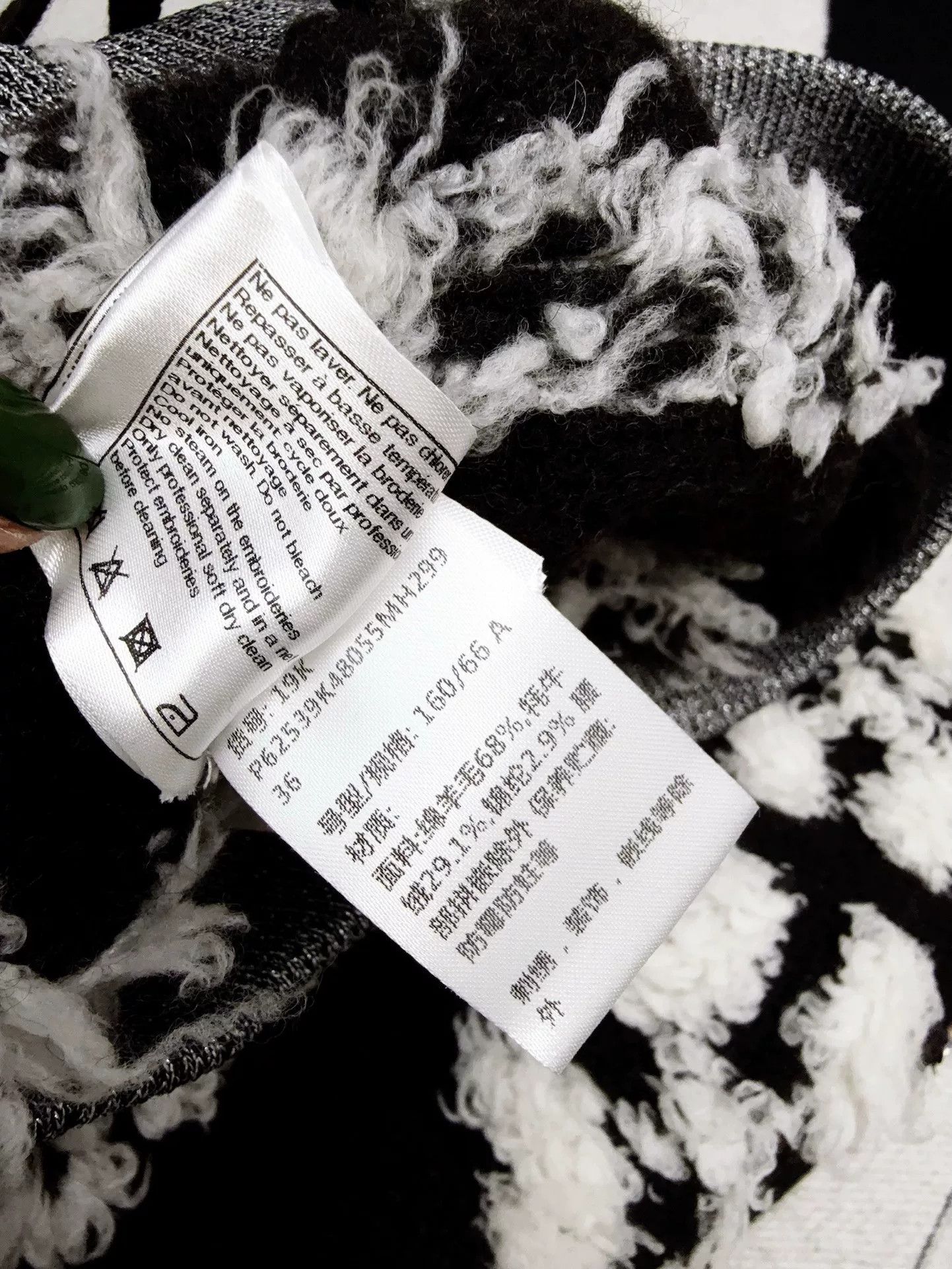 Chanel Chanel Black and White Knit Skirt Size 24" / US 00 / IT 34 - 6 Thumbnail
