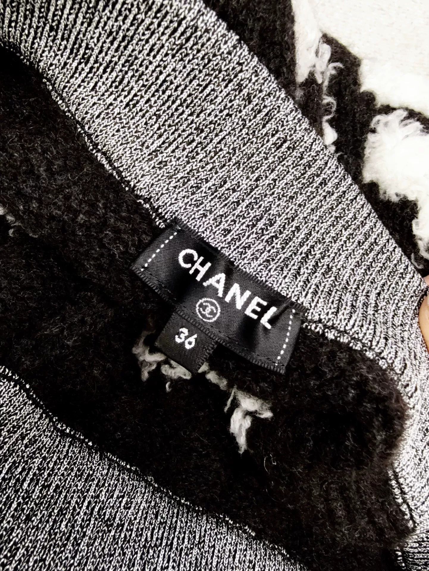 Chanel Chanel Black and White Knit Skirt Size 24" / US 00 / IT 34 - 4 Thumbnail