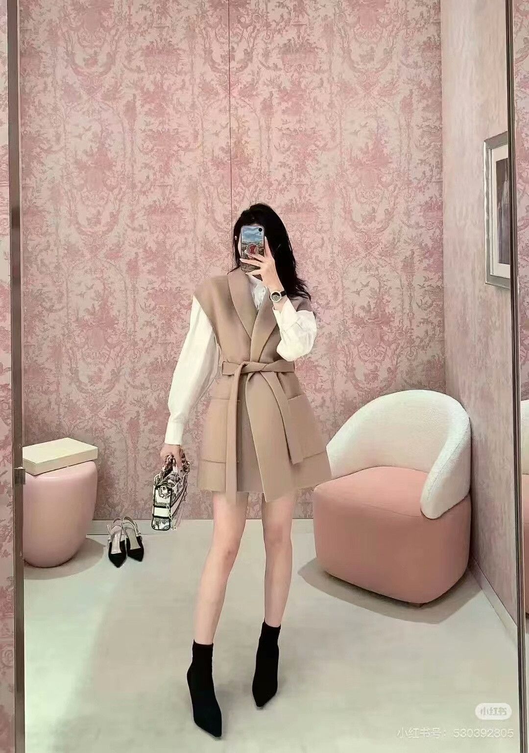 Dior Dior Cashmere Vest in Beige Color Size US M / EU 48-50 / 2 - 6 Thumbnail