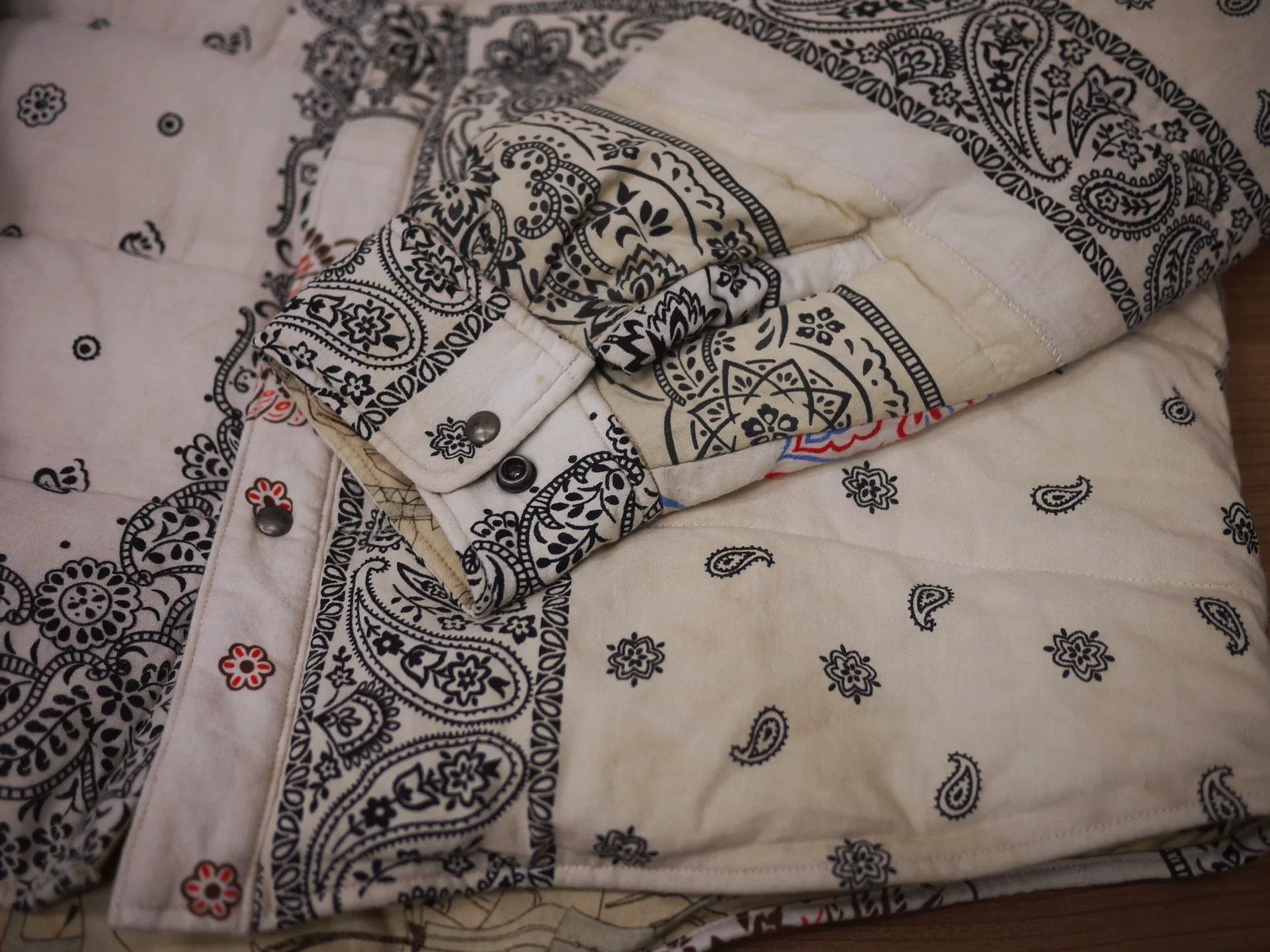 Visvim visvim kerchief down jacket white bandana Size US M / EU 48-50 / 2 - 4 Thumbnail