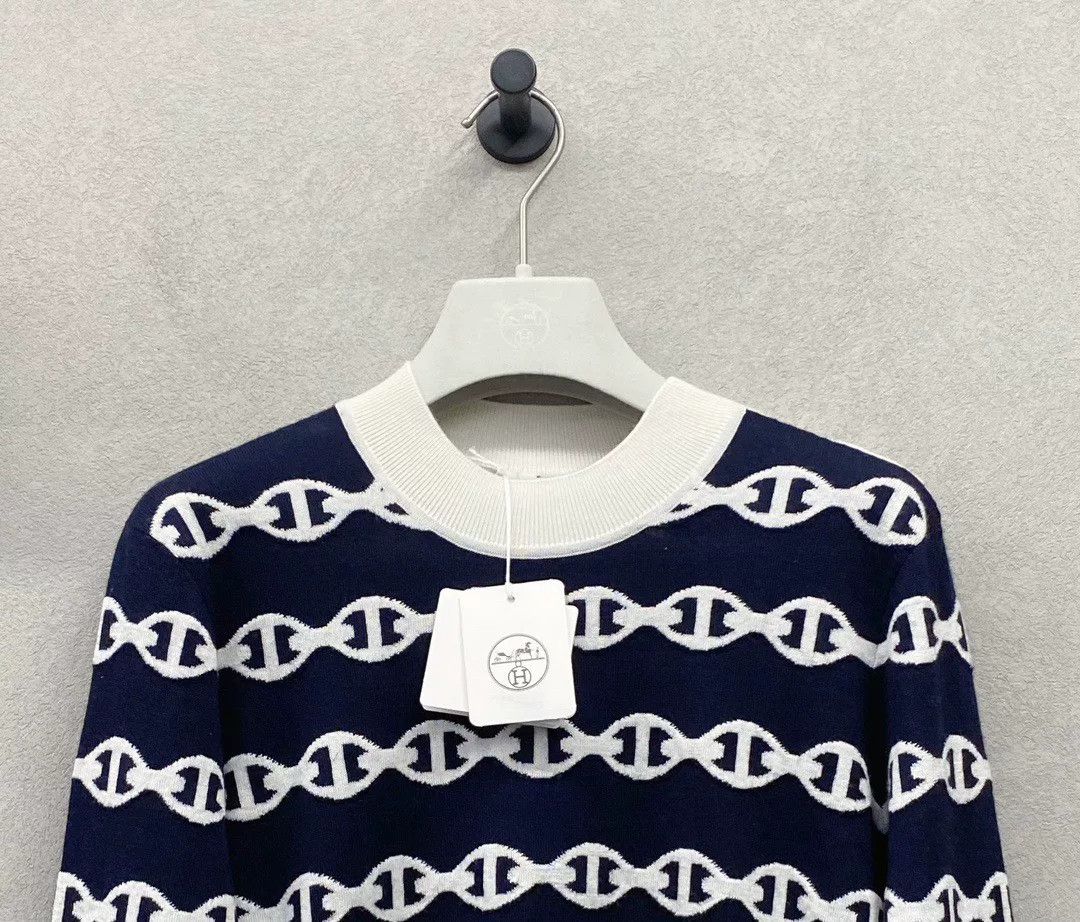 Hermes Hermes Blue Black Intarsia Crewneck Sweater Size US S / EU 44-46 / 1 - 5 Thumbnail