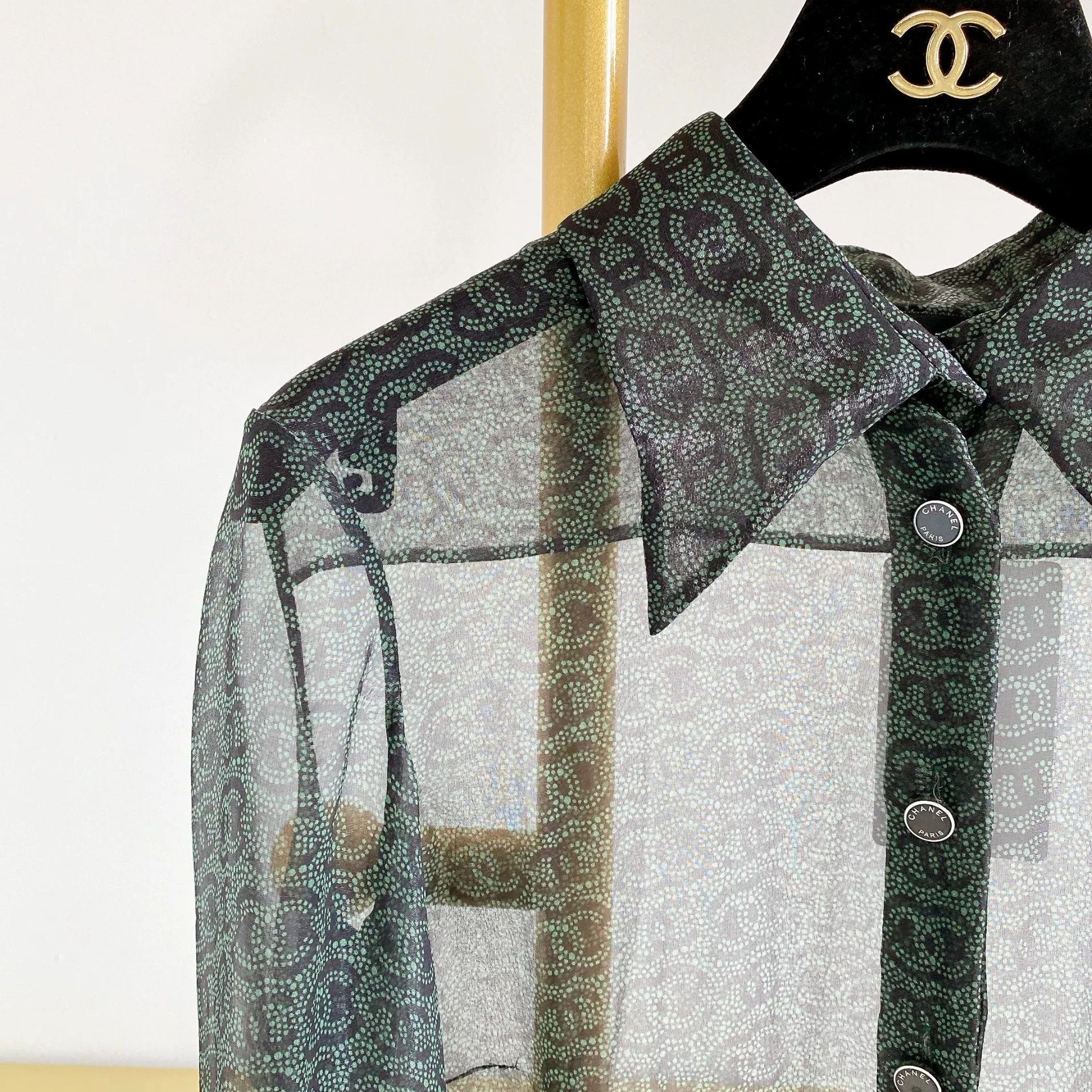 Chanel Chanel Logo Silk Long Sleeve Shirt Size US S / EU 44-46 / 1 - 4 Thumbnail
