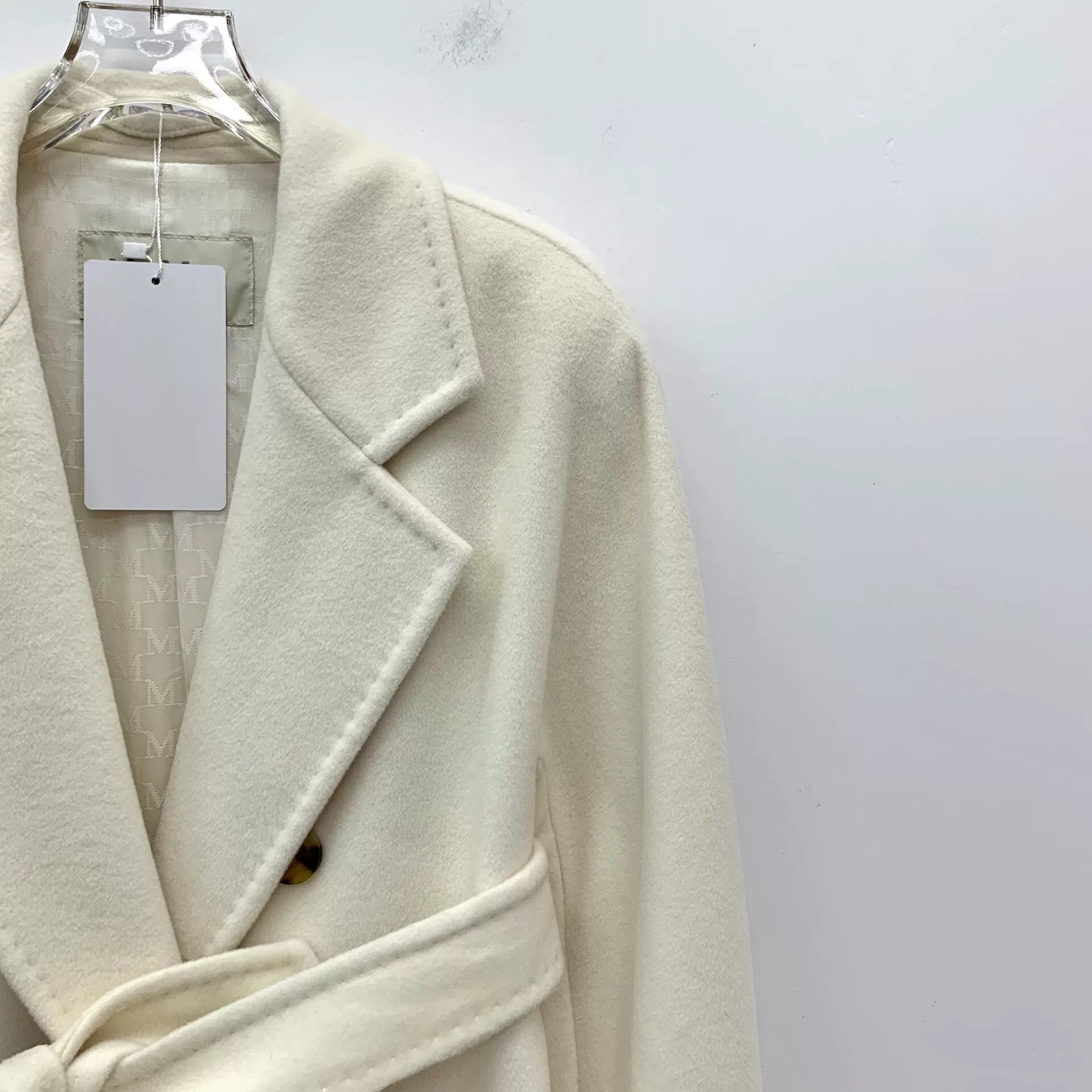 Max Mara cream wool double-breasted coat with belt Size US S / EU 44-46 / 1 - 3 Thumbnail
