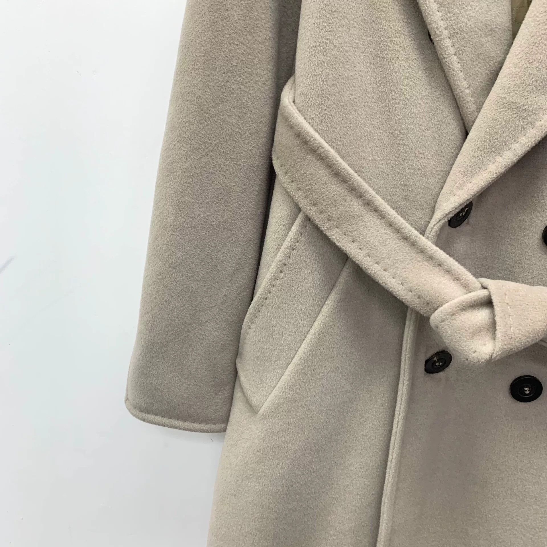 Max Mara maxmara double-breasted wool coat in beige Size US M / EU 48-50 / 2 - 4 Thumbnail