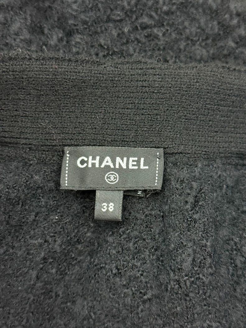Chanel Chanel Black Lion Buckle Sequin Crop Top Size US M / EU 48-50 / 2 - 4 Thumbnail