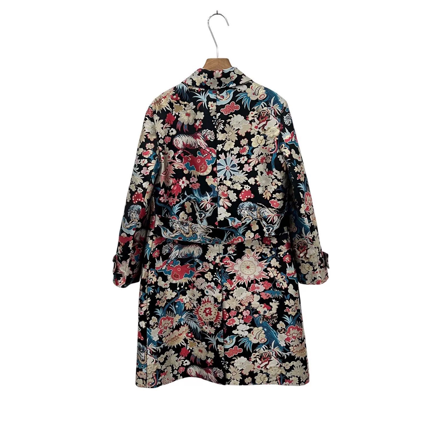 Dior dior embroidered silk coat in size 36 Size US S / EU 44-46 / 1 - 2 Thumbnail