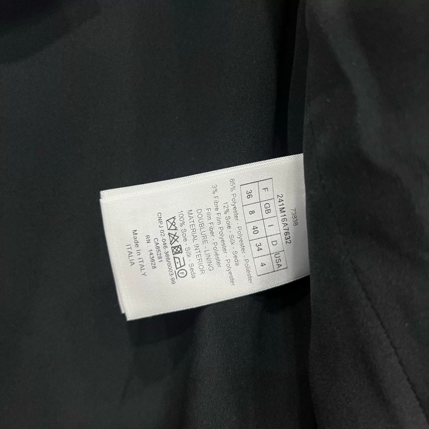 Dior dior embroidered silk coat in size 36 Size US S / EU 44-46 / 1 - 5 Thumbnail