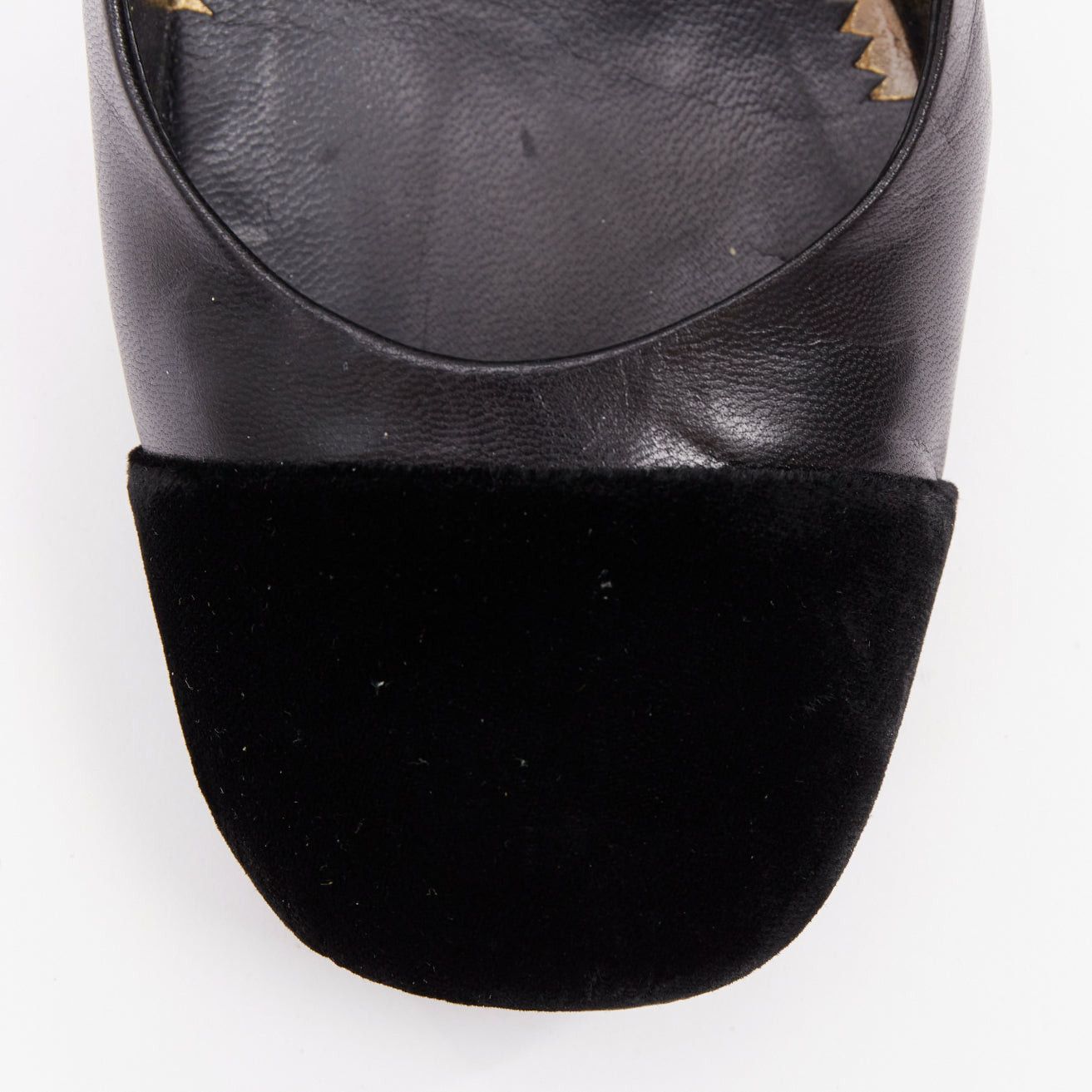 Chanel CHANEL black leather silver CC logo velvet toe cap round toe block pumps EU39.5 Size US 9.5 / IT 39.5 - 7 Thumbnail