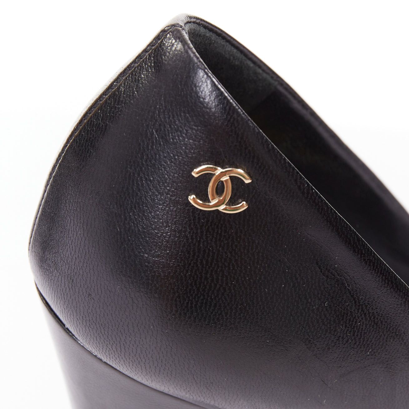 Chanel CHANEL black leather silver CC logo velvet toe cap round toe block pumps EU39.5 Size US 9.5 / IT 39.5 - 8 Thumbnail
