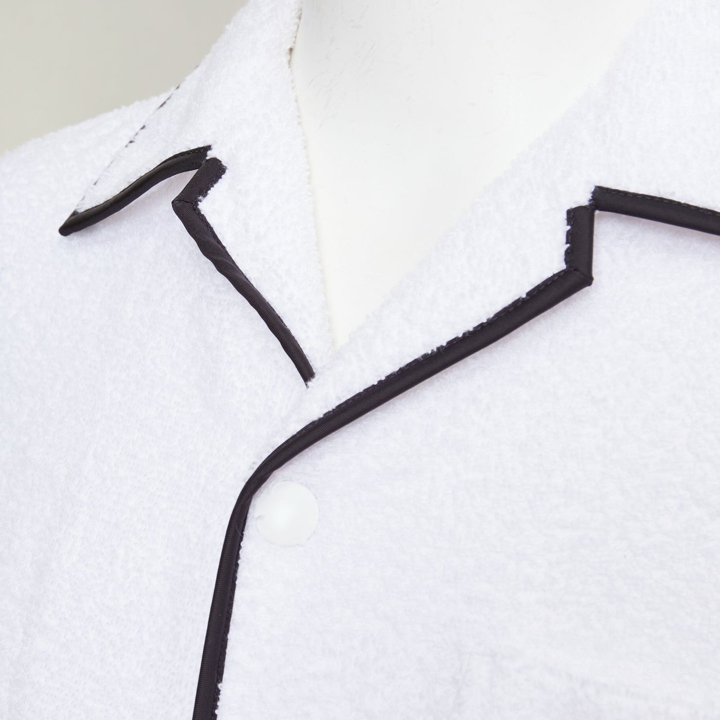 Prada PRADA 2021 white terry towelling black triangle logo plaque bowling shirt L Size US L / EU 52-54 / 3 - 7 Thumbnail