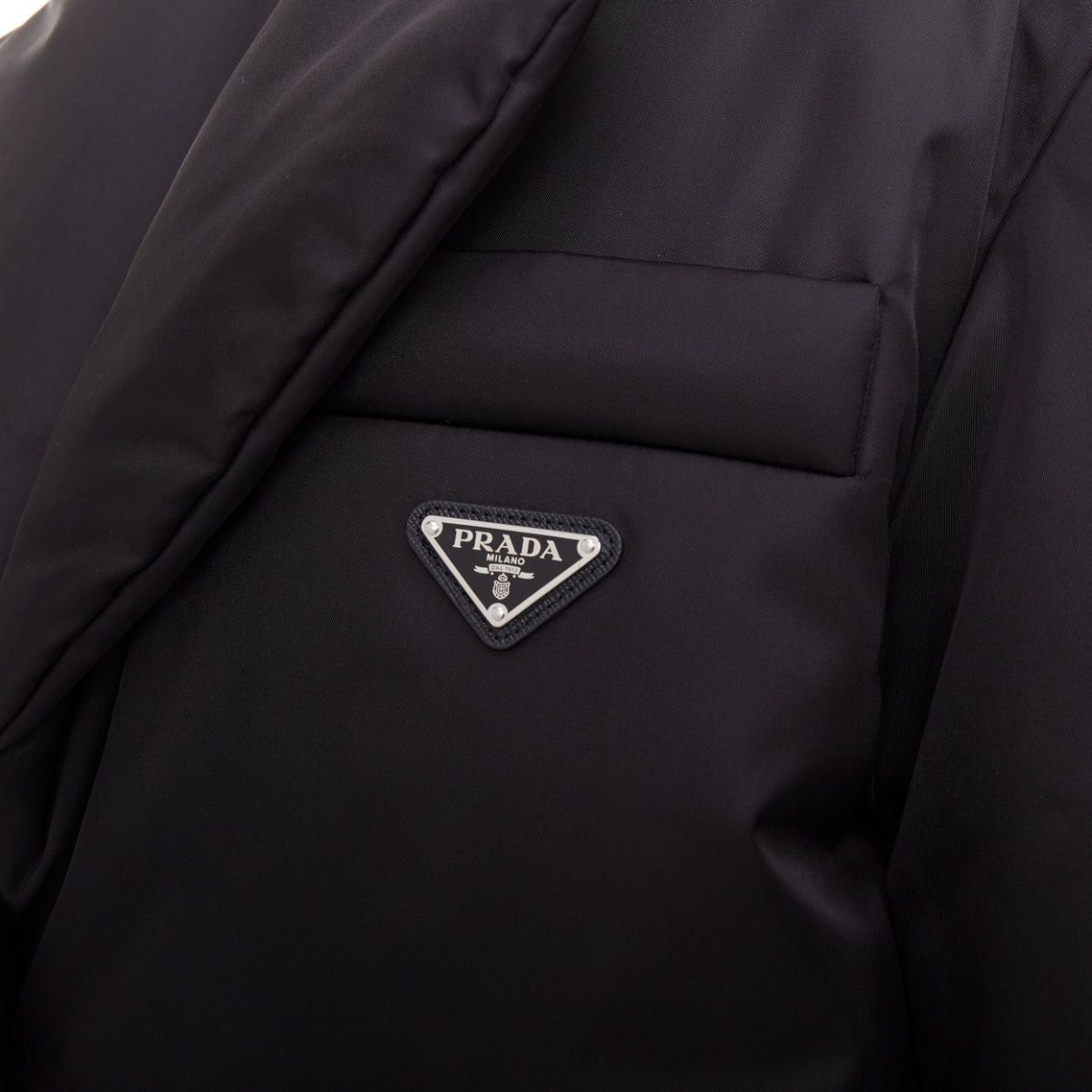 Prada PRADA 2022 Re-Nylon black silver logo flap pocket technical puffer coat IT36 XXS Size XS / US 0-2 / IT 36-38 - 2 Thumbnail