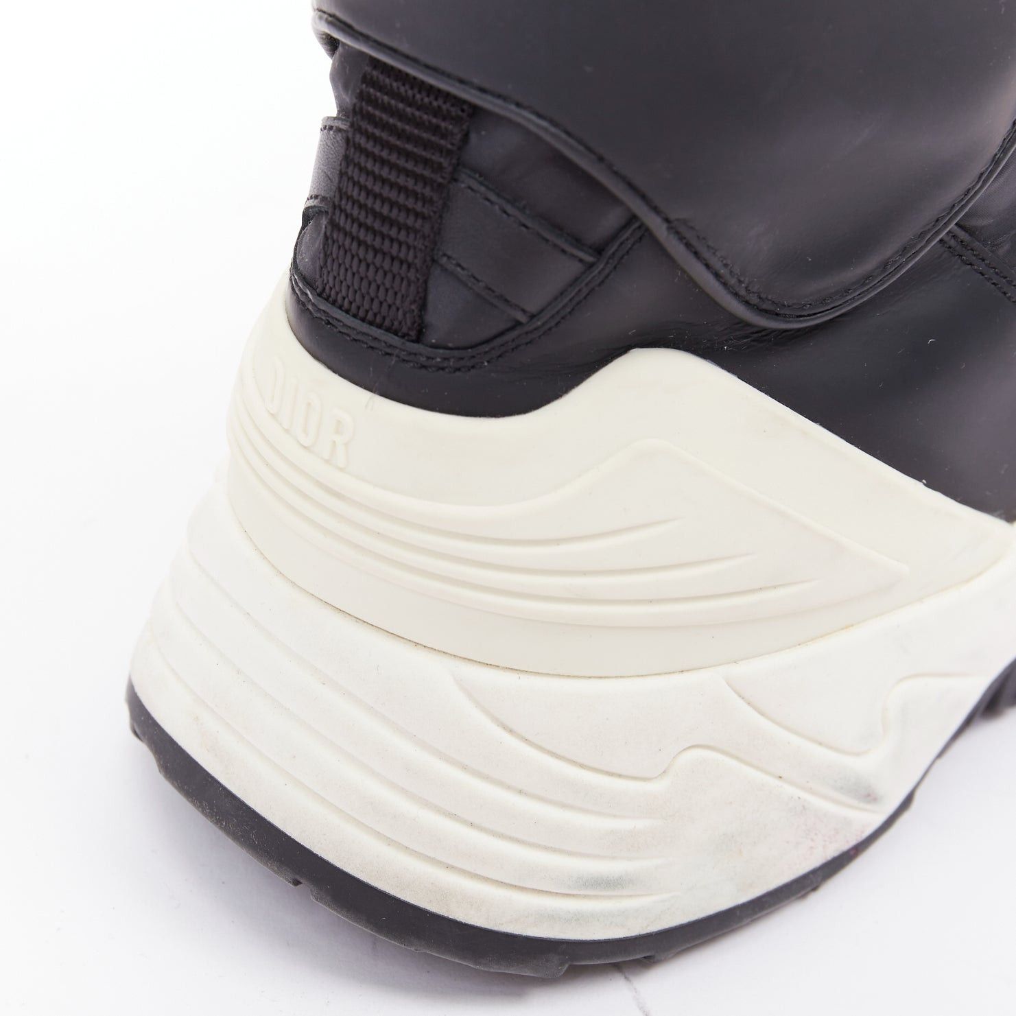 Dior CHRISTIAN DIOR 2019 Jumper Leather black logo magic tape high top sneakers EU37.5 Size US 7.5 / IT 37.5 - 8 Thumbnail