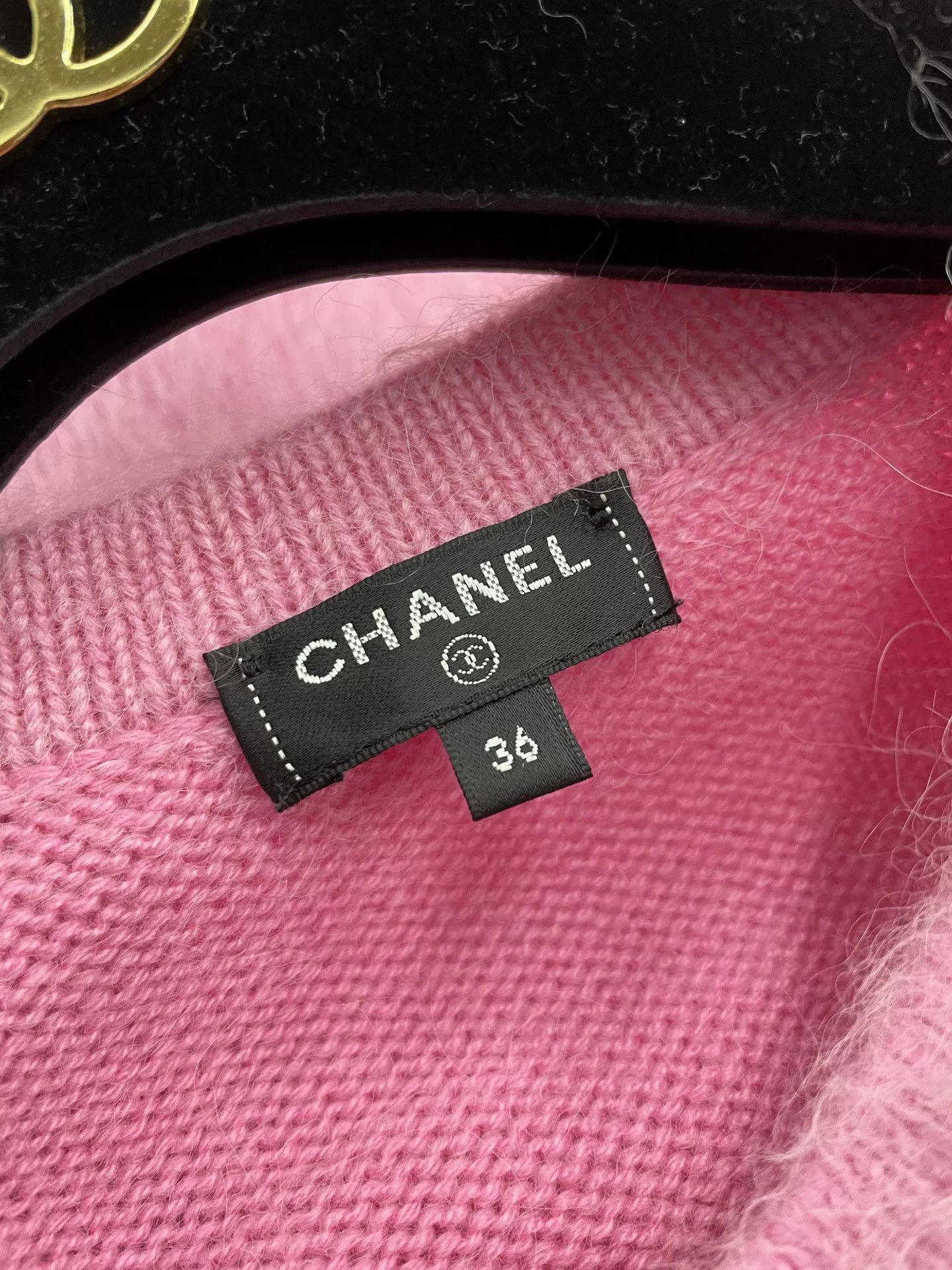 Chanel Chanel Pink Snowflake Button Cashmere Cardigan Size US S / EU 44-46 / 1 - 4 Thumbnail