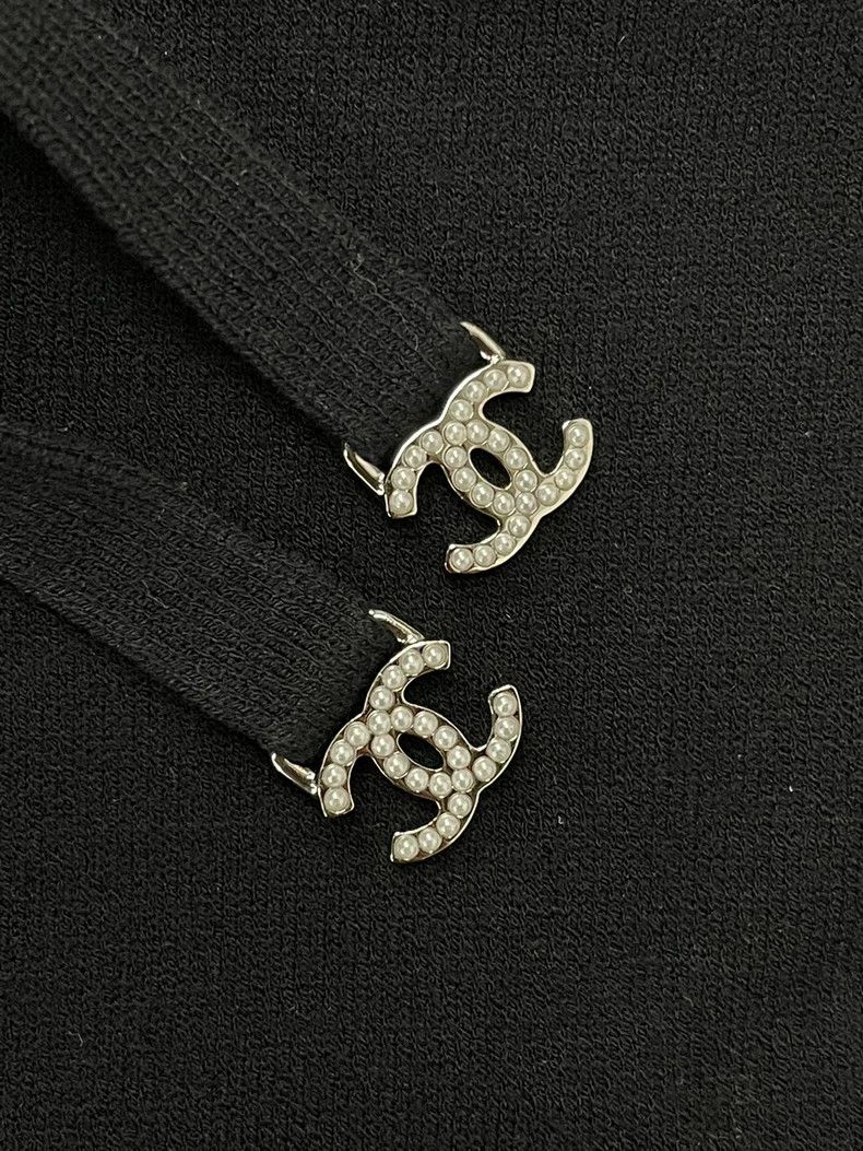 Chanel Chanel 23B Pearl Button Knit Top Size US M / EU 48-50 / 2 - 3 Thumbnail