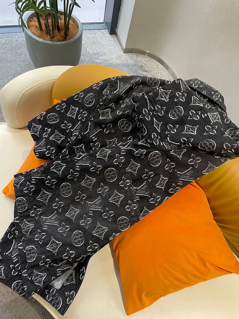 Louis Vuitton LV Black Floral Denim Short Sleeve Shirt Size US S / EU 44-46 / 1 - 4 Thumbnail