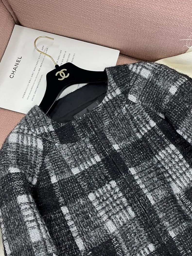 Chanel Chanel Gray Plaid Two-Piece Jacket Size US XS / EU 42 / 0 - 2 Thumbnail