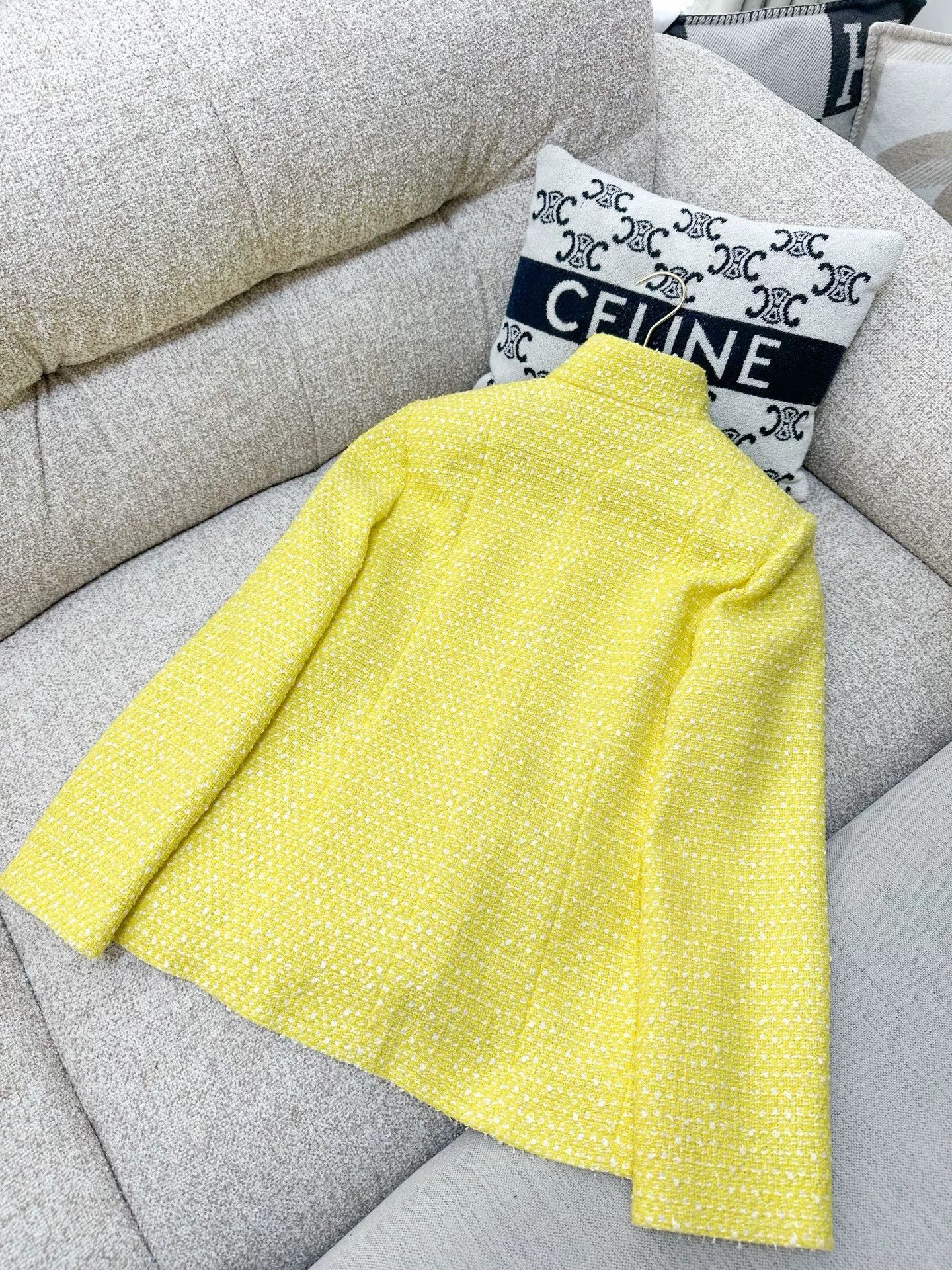 Chanel Chanel 19S Yellow Tweed Jacket Size US S / EU 44-46 / 1 - 3 Thumbnail