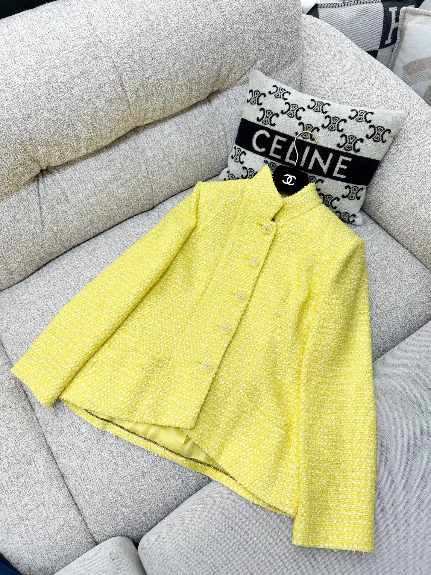 Chanel Chanel 19S Yellow Tweed Jacket Size US S / EU 44-46 / 1 - 2 Thumbnail