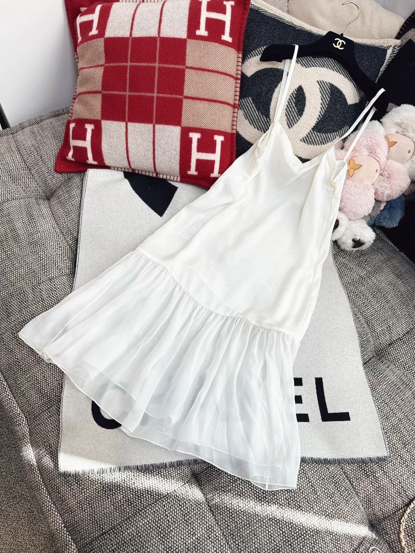 Chanel chanel white silk dress spring summer collection Size US 36 / EU 52 - 7 Thumbnail