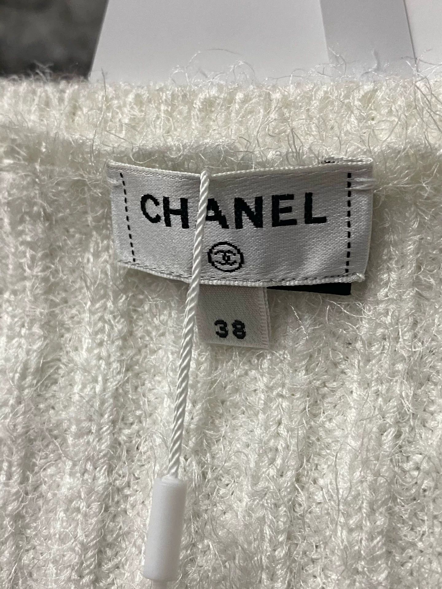 Chanel Chanel Feather Rhinestone Sleeveless Top Size US S / EU 44-46 / 1 - 5 Thumbnail