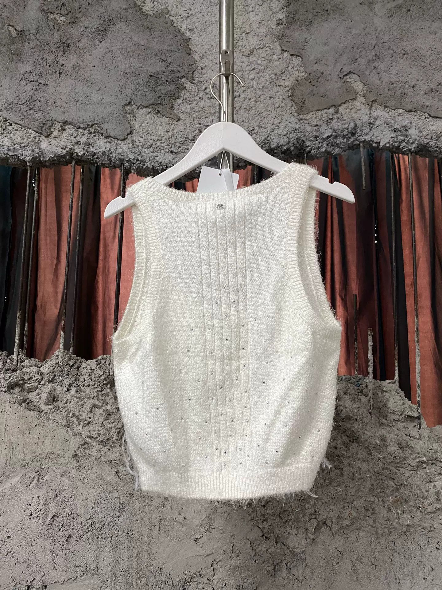 Chanel Chanel Feather Rhinestone Sleeveless Top Size US S / EU 44-46 / 1 - 2 Thumbnail