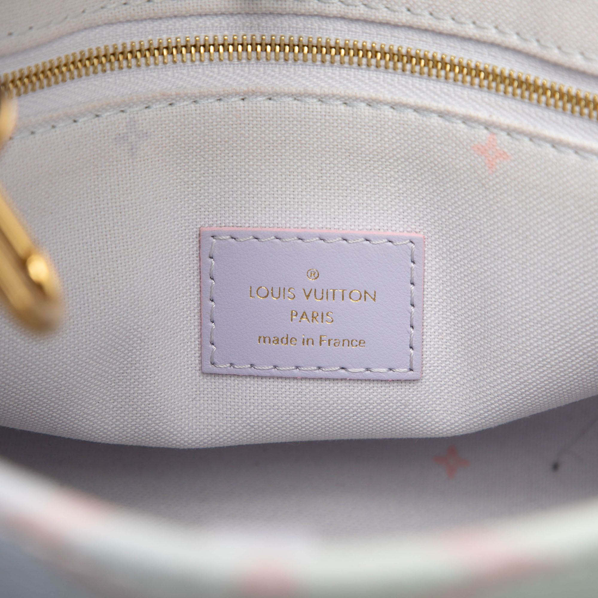 Louis Vuitton Louis Vuitton Monogram Giant Spring in the City OnTheGo Tote PM Size ONE SIZE - 5 Thumbnail