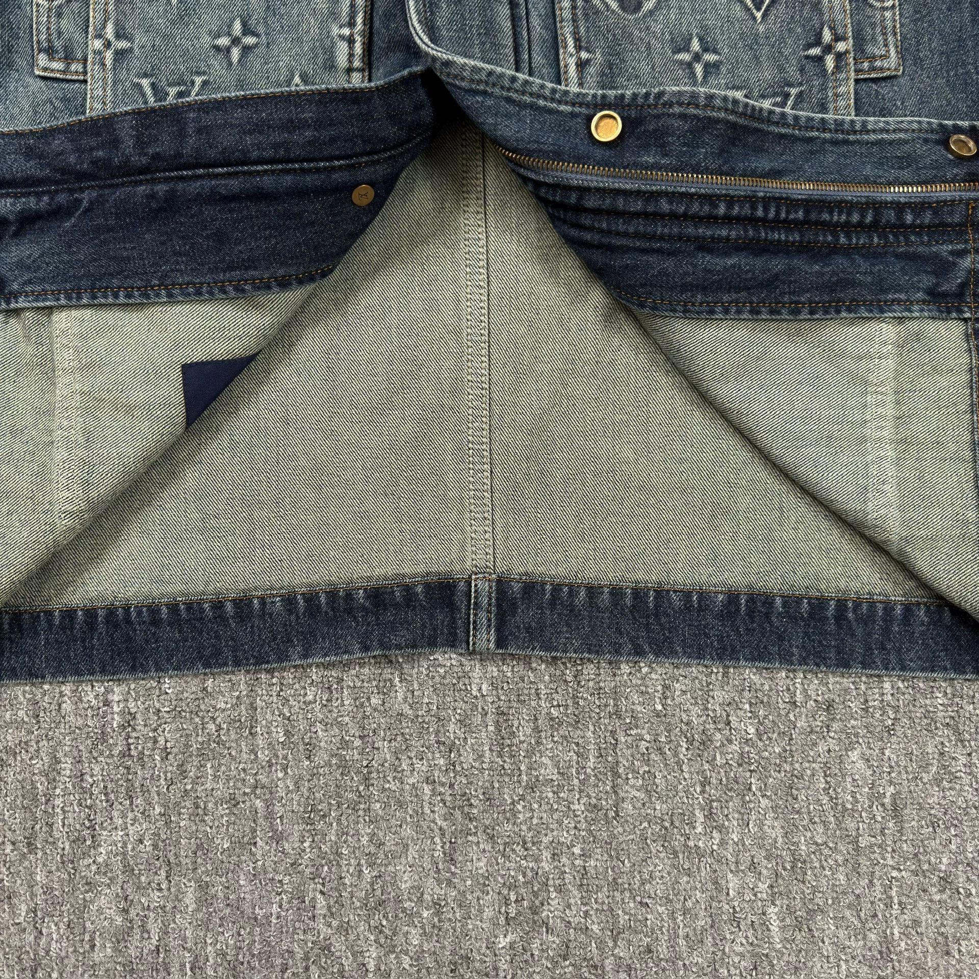 Louis Vuitton LV Blue Denim Jacket with Logos Size US M / EU 48-50 / 2 - 7 Thumbnail